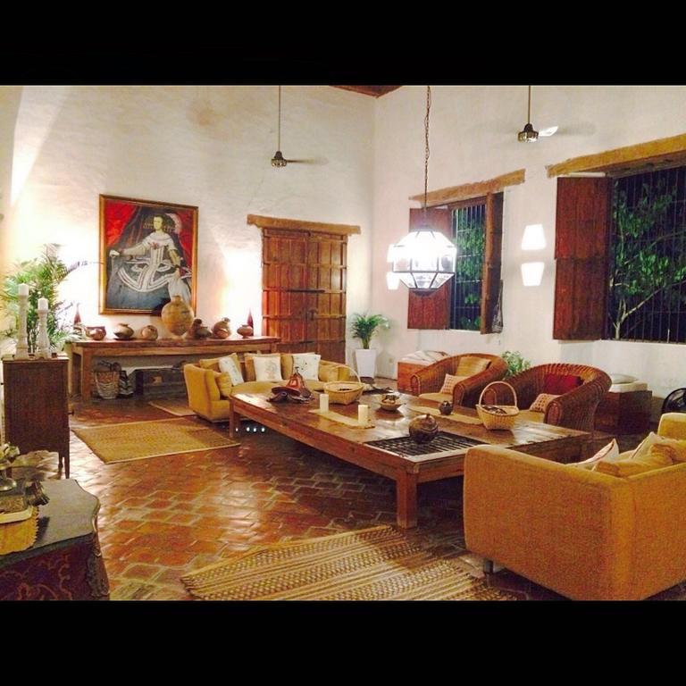 Portal De La Marquesa Hotel Mompos Exterior foto The living room at the residence of the Ambassador of India to Thailand