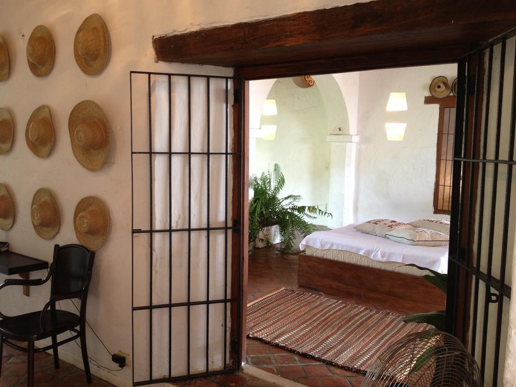 Portal De La Marquesa Hotel Mompos Exterior foto A room at the hotel