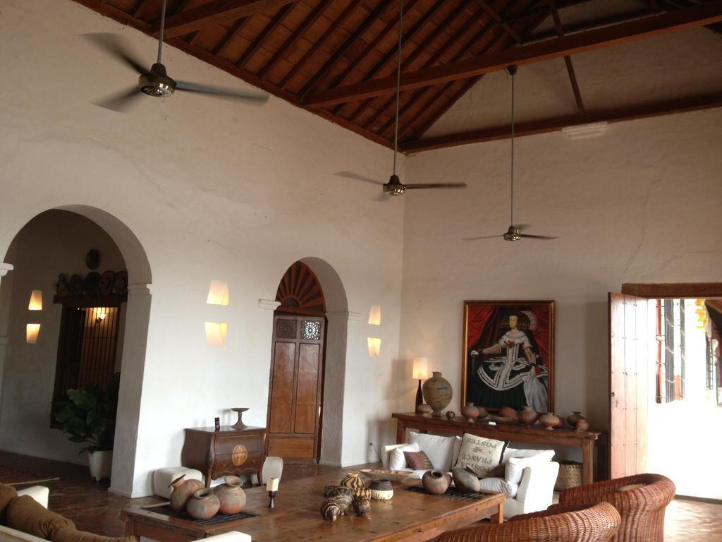 Portal De La Marquesa Hotel Mompos Exterior foto Interior of the villa