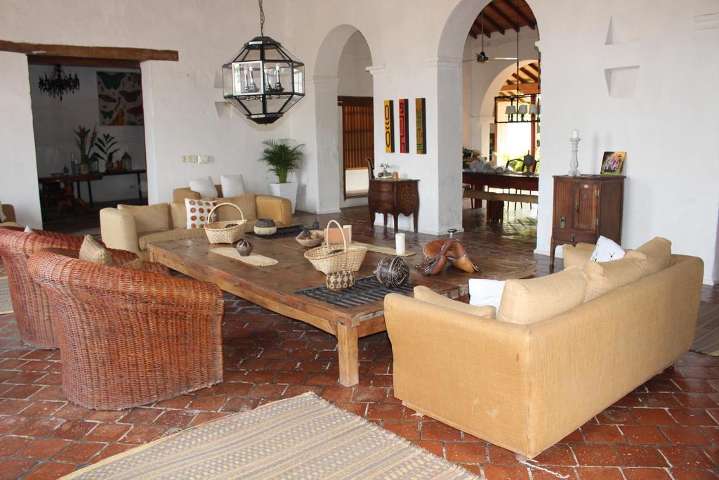 Portal De La Marquesa Hotel Mompos Exterior foto Interior of a typical house in San Cristóbal de Las Casas