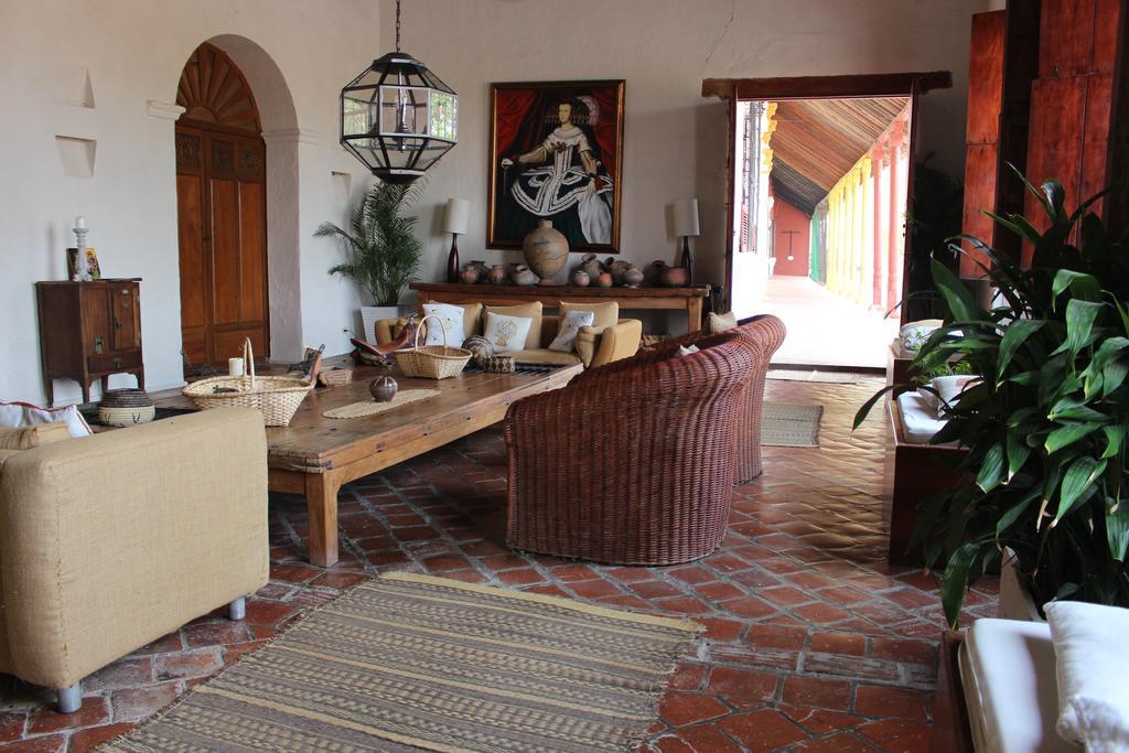 Portal De La Marquesa Hotel Mompos Exterior foto Interior of the house