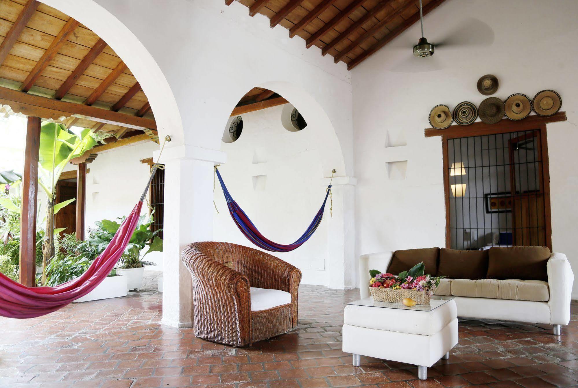 Portal De La Marquesa Hotel Mompos Exterior foto Interior of a typical house in Montería